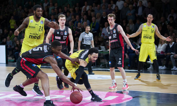 献了一场战 献了一场战